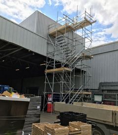 Staircase scaffolding